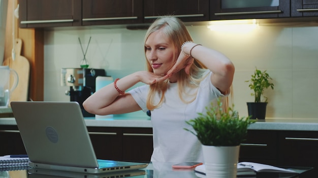 Po jakim czasie przechodzi rwa kulszowa i co wpływa na jej ustąpienie?