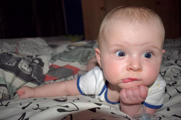 Co ile dni kąpać niemowlaka, aby zapewnić mu komfort?