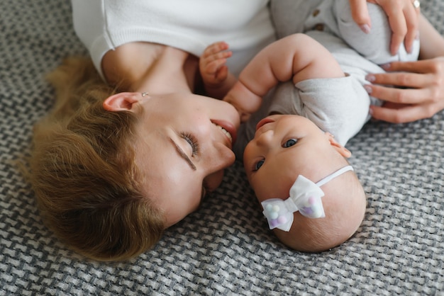 Jak rozpoznać objawy alergii na mleko u niemowląt?